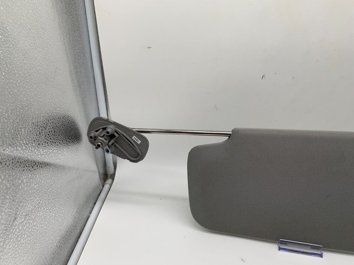 2014-2019 GMC Sierra 1500 Driver Sun Visor without Illumination Gray C01B56011