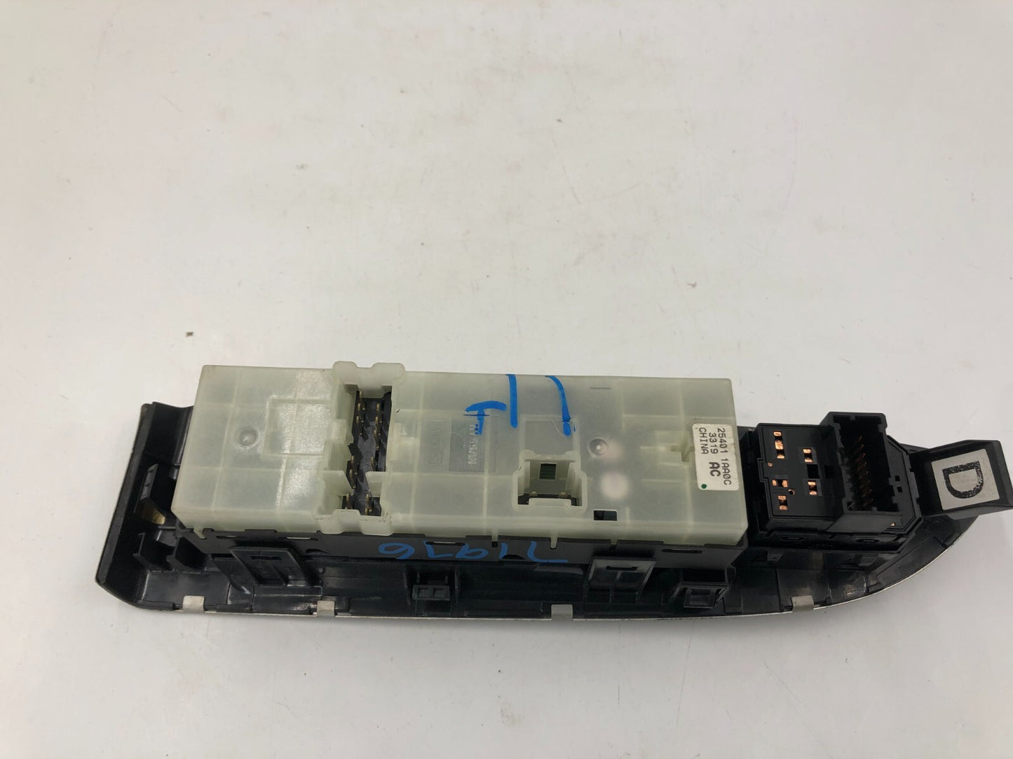 2009-2014 Nissan Murano Master Power Window Switch OEM B02B16046