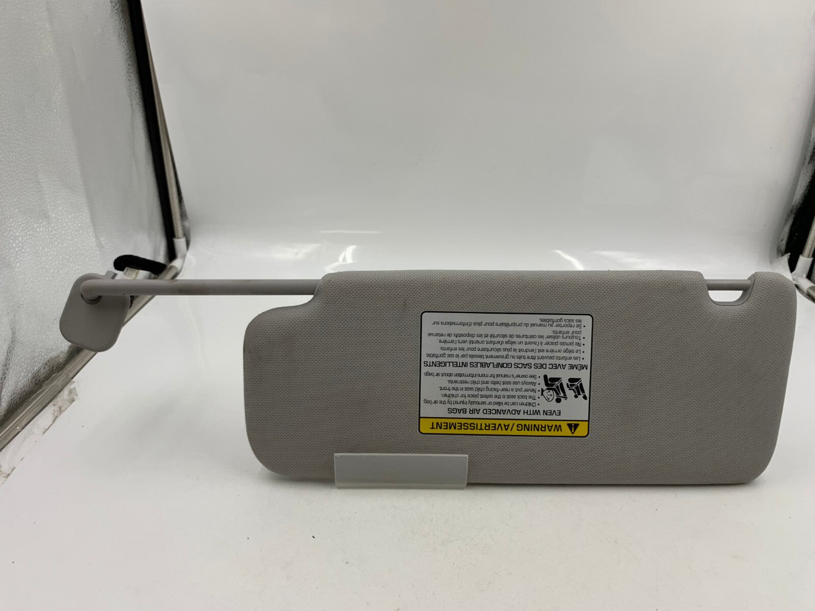 2015-2019 Hyundai Sonata Passenger Sun Visor Gray Illuminated OEM B03B49026