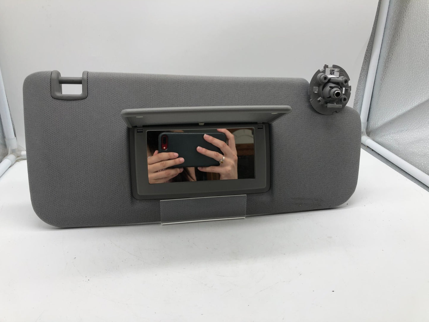 2017-2022 Chevrolet Trax Passenger Sun Visor Gray Illuminated OEM C02B54004