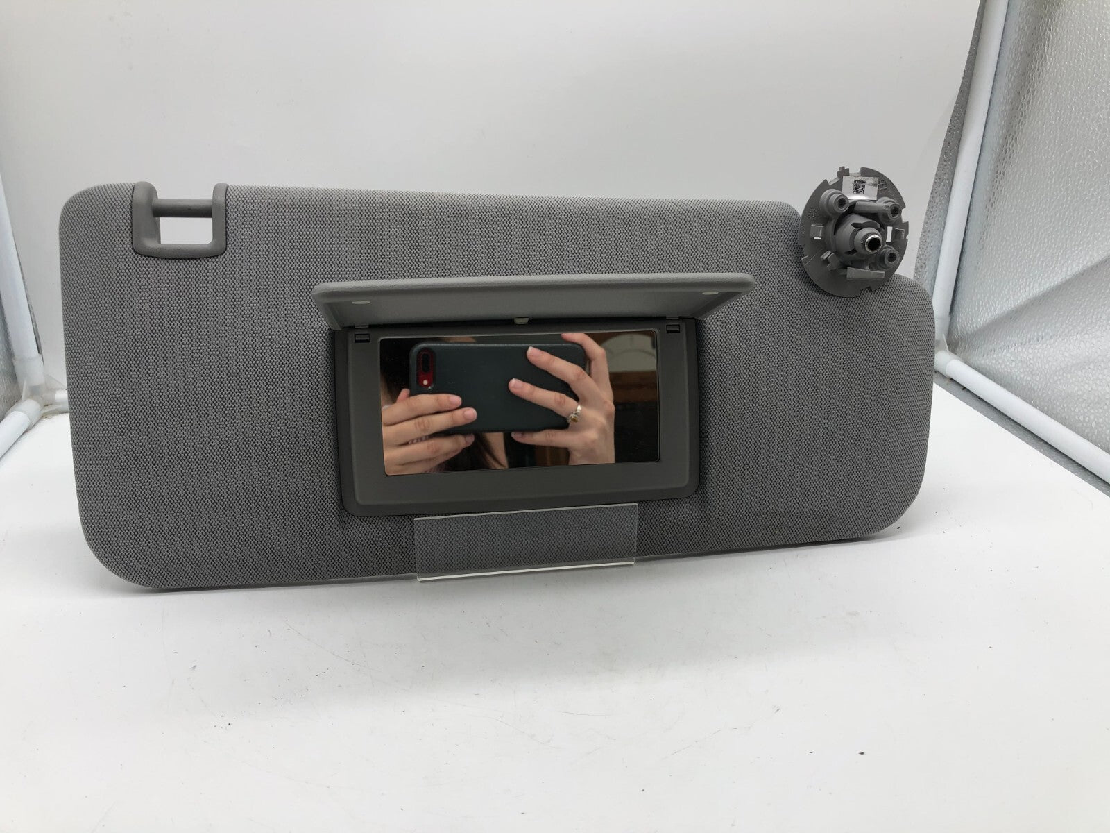 2017-2022 Chevrolet Trax Passenger Sun Visor Gray Illuminated OEM C02B54004