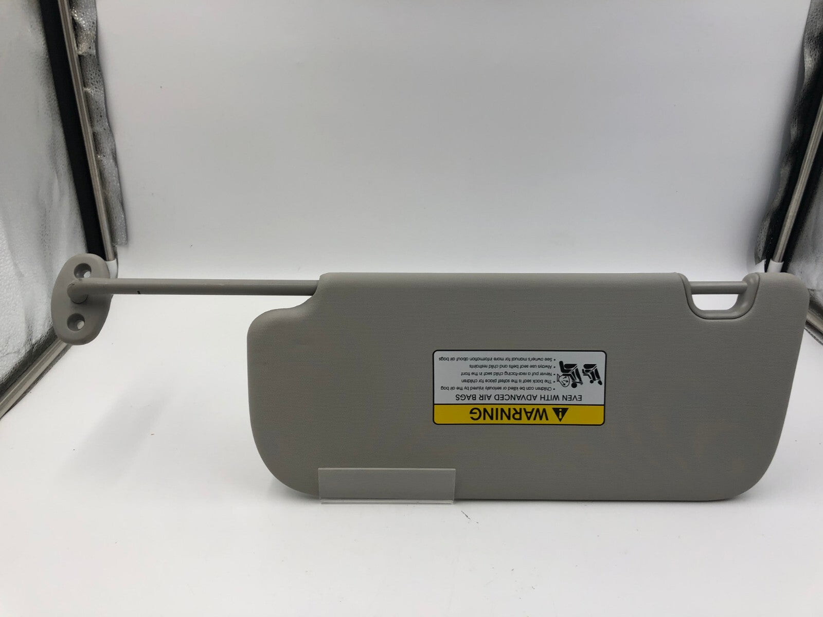 2014-2019 Kia Soul Passenger Sun Visor Illuminated Gray OEM C01B11051