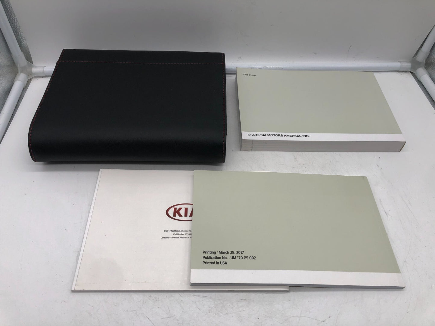 2018 Kia Optima Owners Manual Set with Case OEM E03B39068
