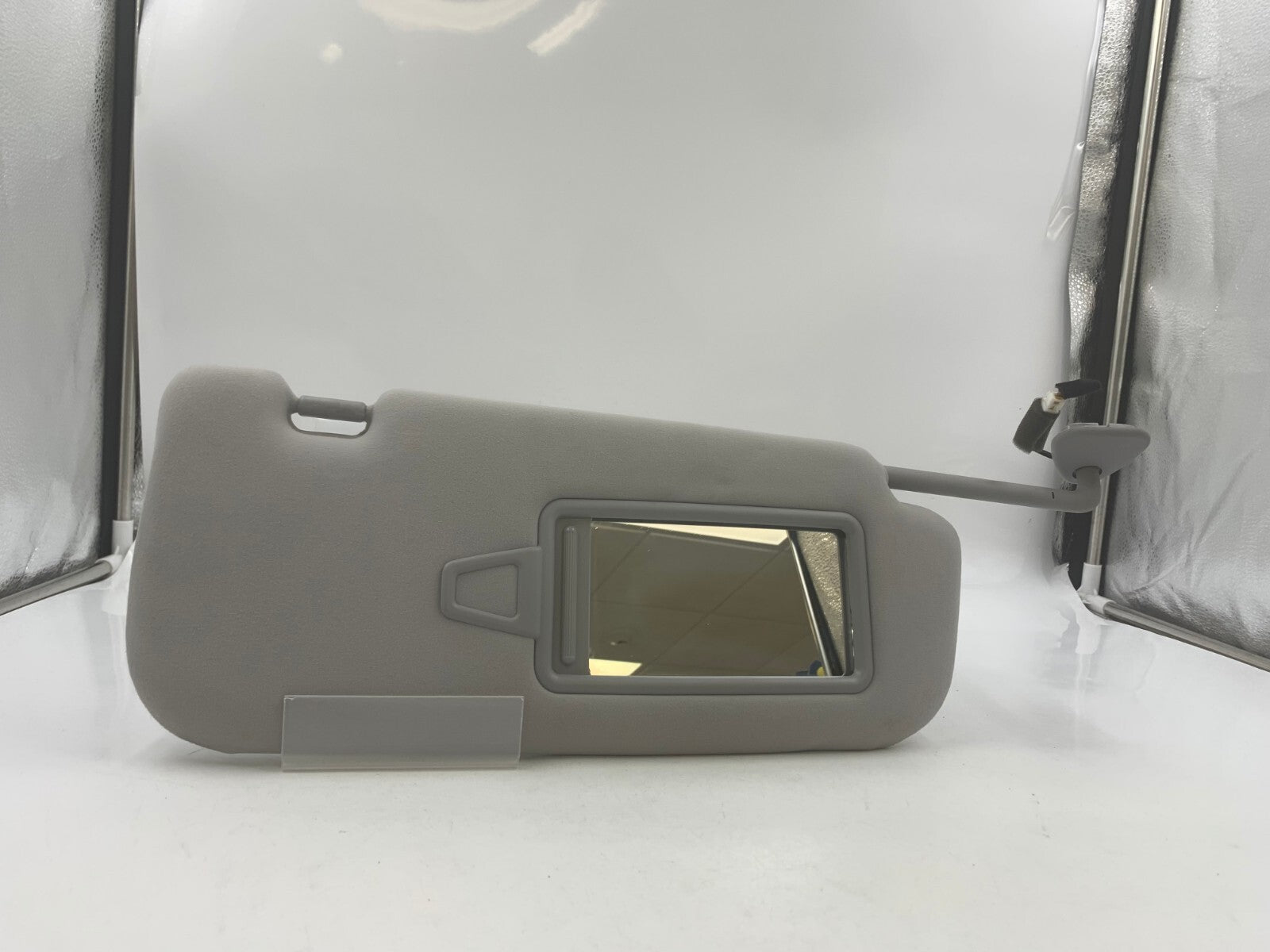 2012-2017 Hyundai Azera Passenger Sun Visor Gray Illuminated OEM C03B02086