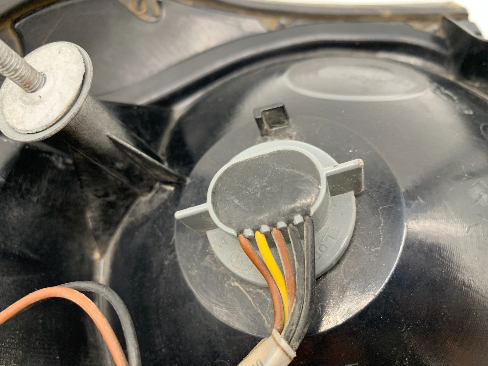 2000-2004 Chevrolet Impala Passenger Side Tail Light Taillight OEM