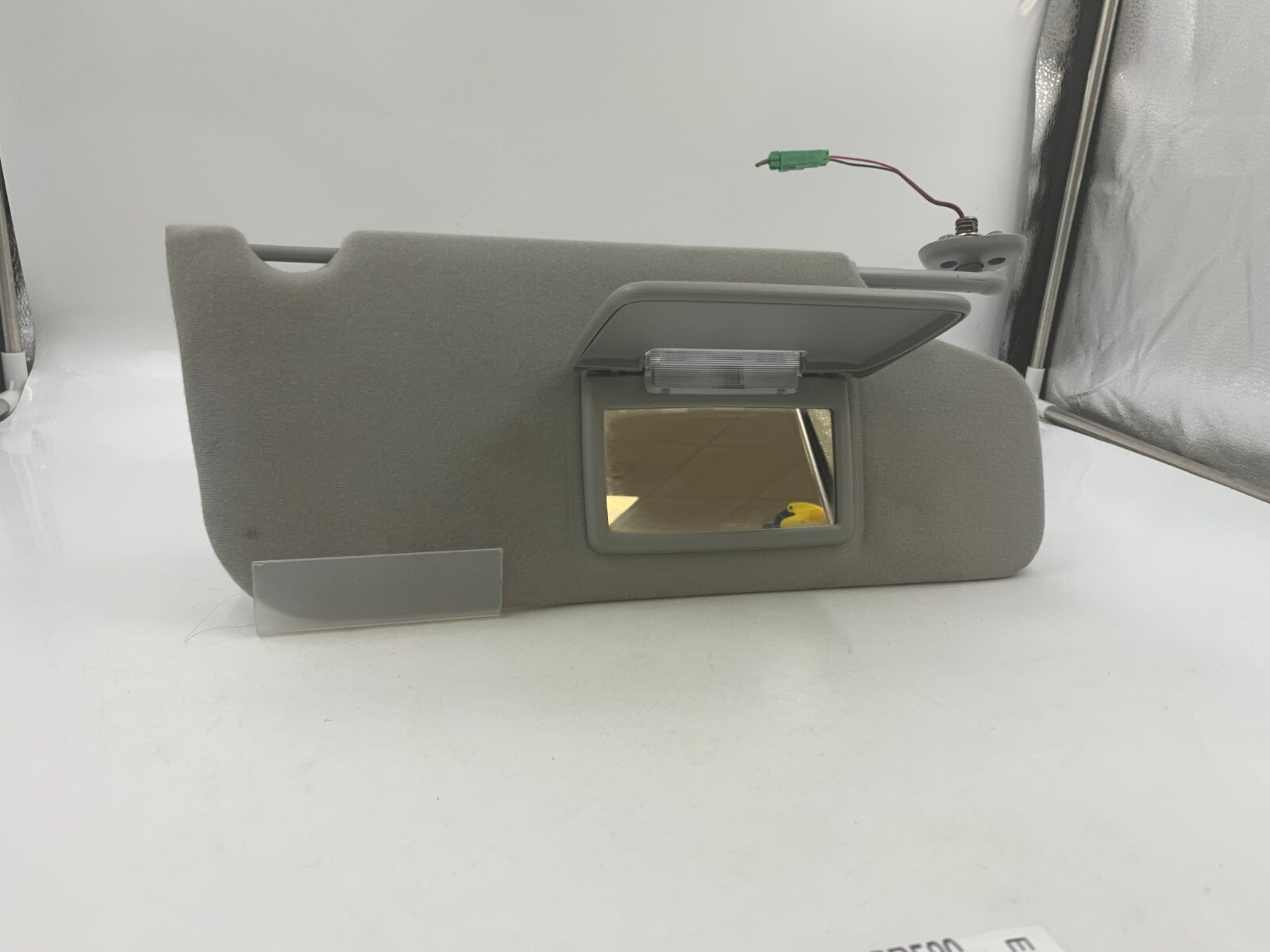 2005-2007 Ford Freestyle Passenger Sun Visor Illuminated Gray OEM D02B64015