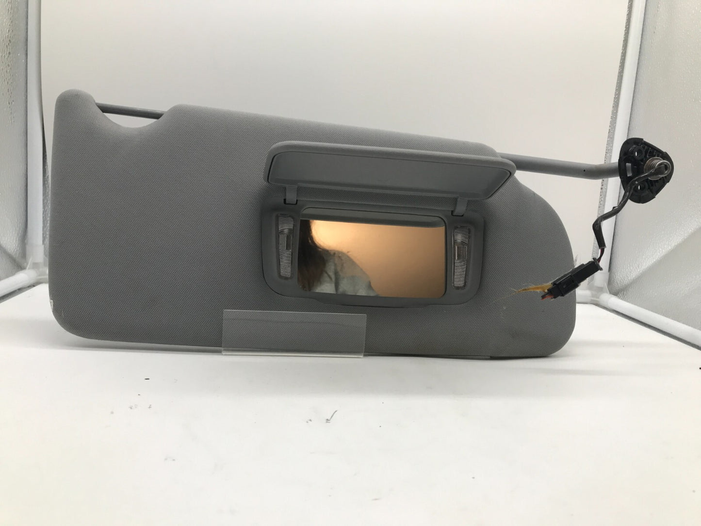 2005-2009 Buick Lacrosse Passenger Sun Visor Gray Illuminated OEM