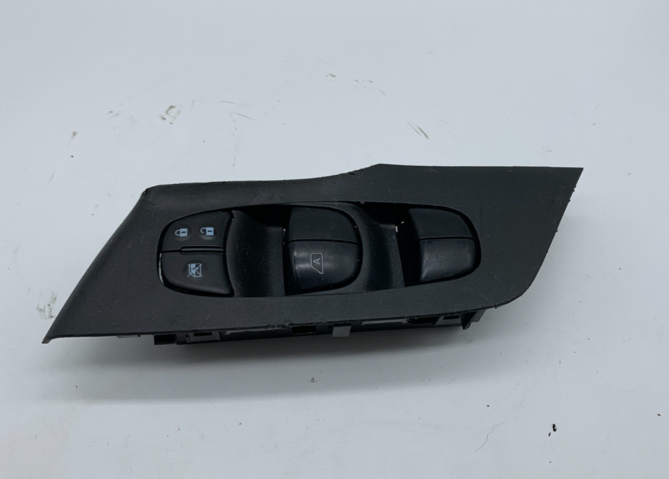 2013-2018 Nissan Altima Master Power Window Switch OEM C01B26021