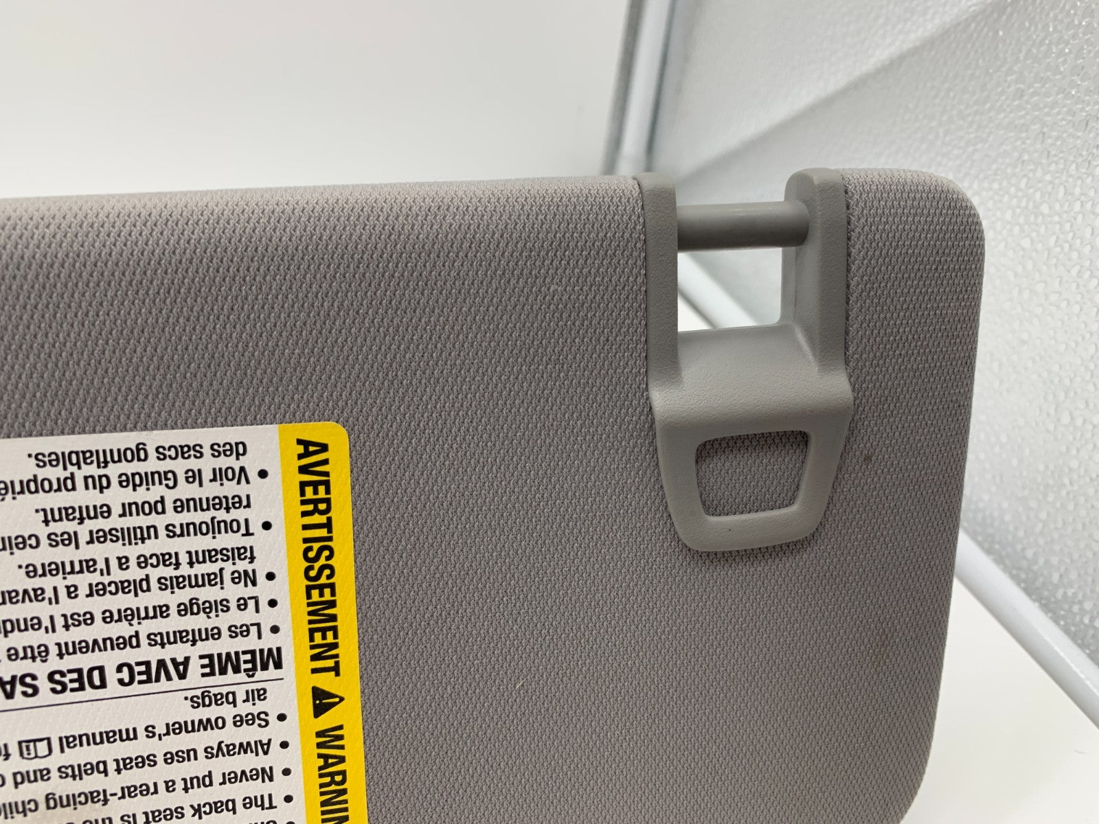 2018-2023 GMC Terrain Passenger Sun Visor Gray Illuminated OEM B04B43009