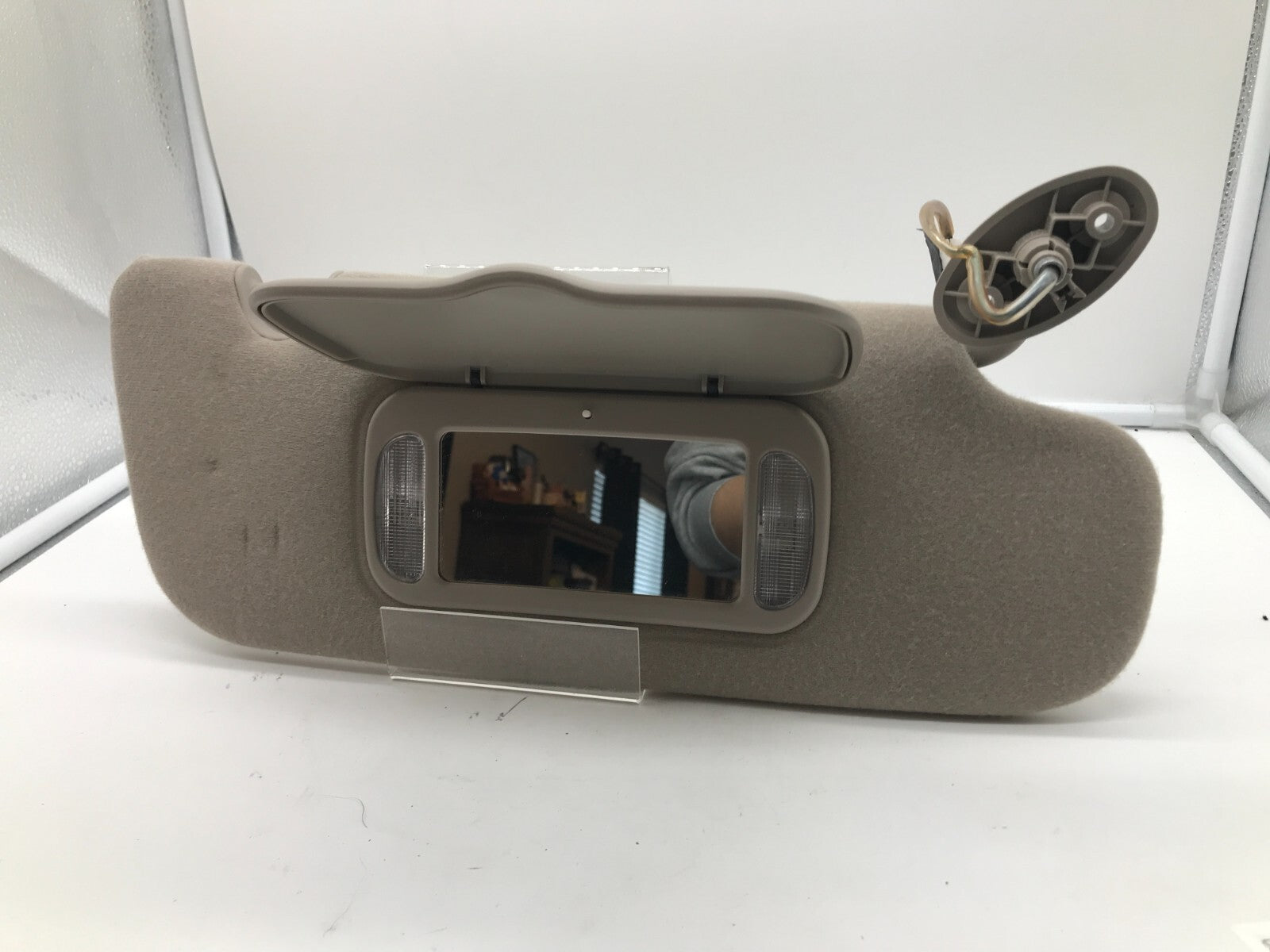 2002-2003 Jeep Liberty Passenger Sun Visor Gray Illumination OEM