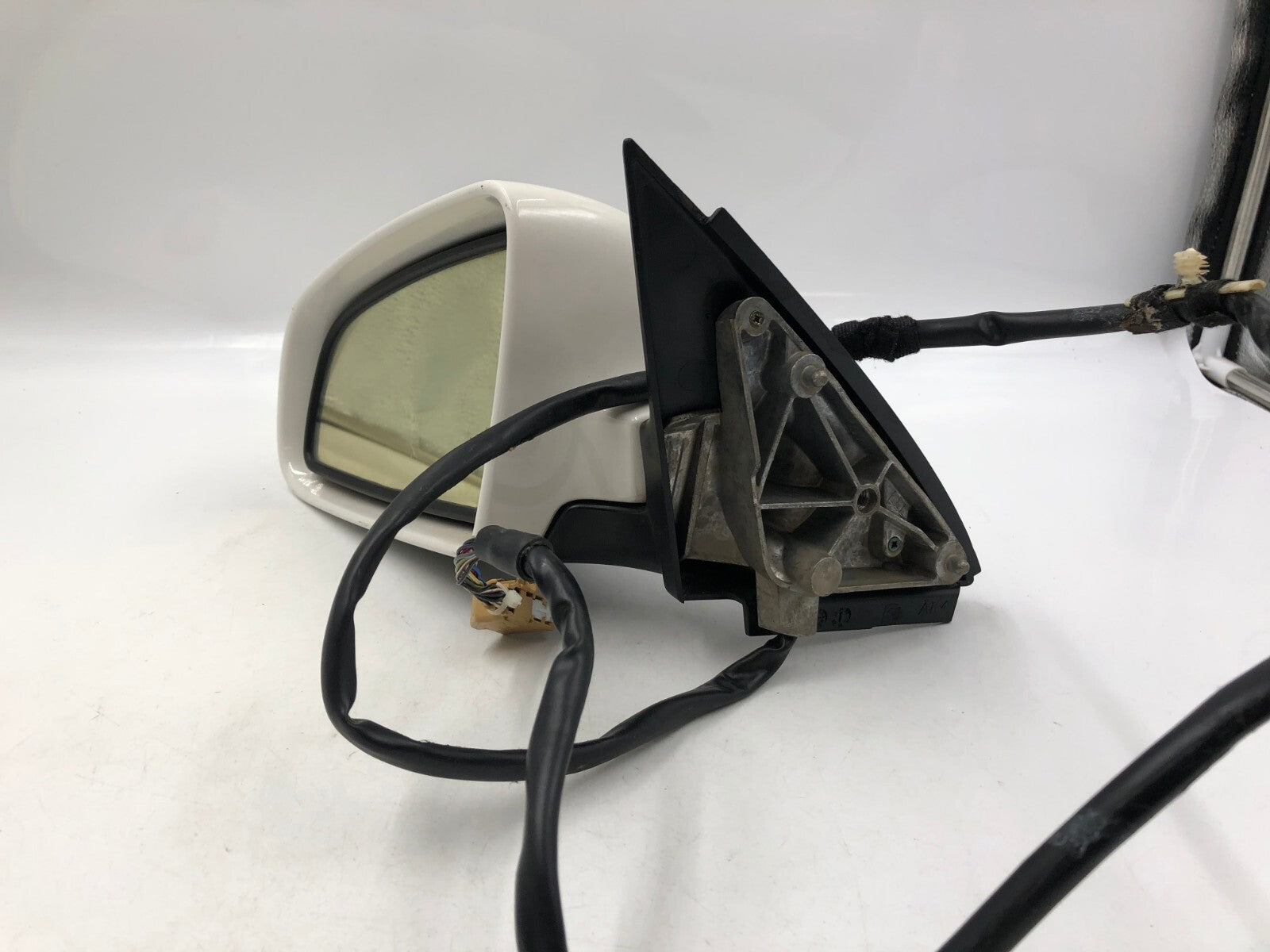 2002-2005 Audi A4 Driver Side View Power Door Mirror White OEM D01B07033