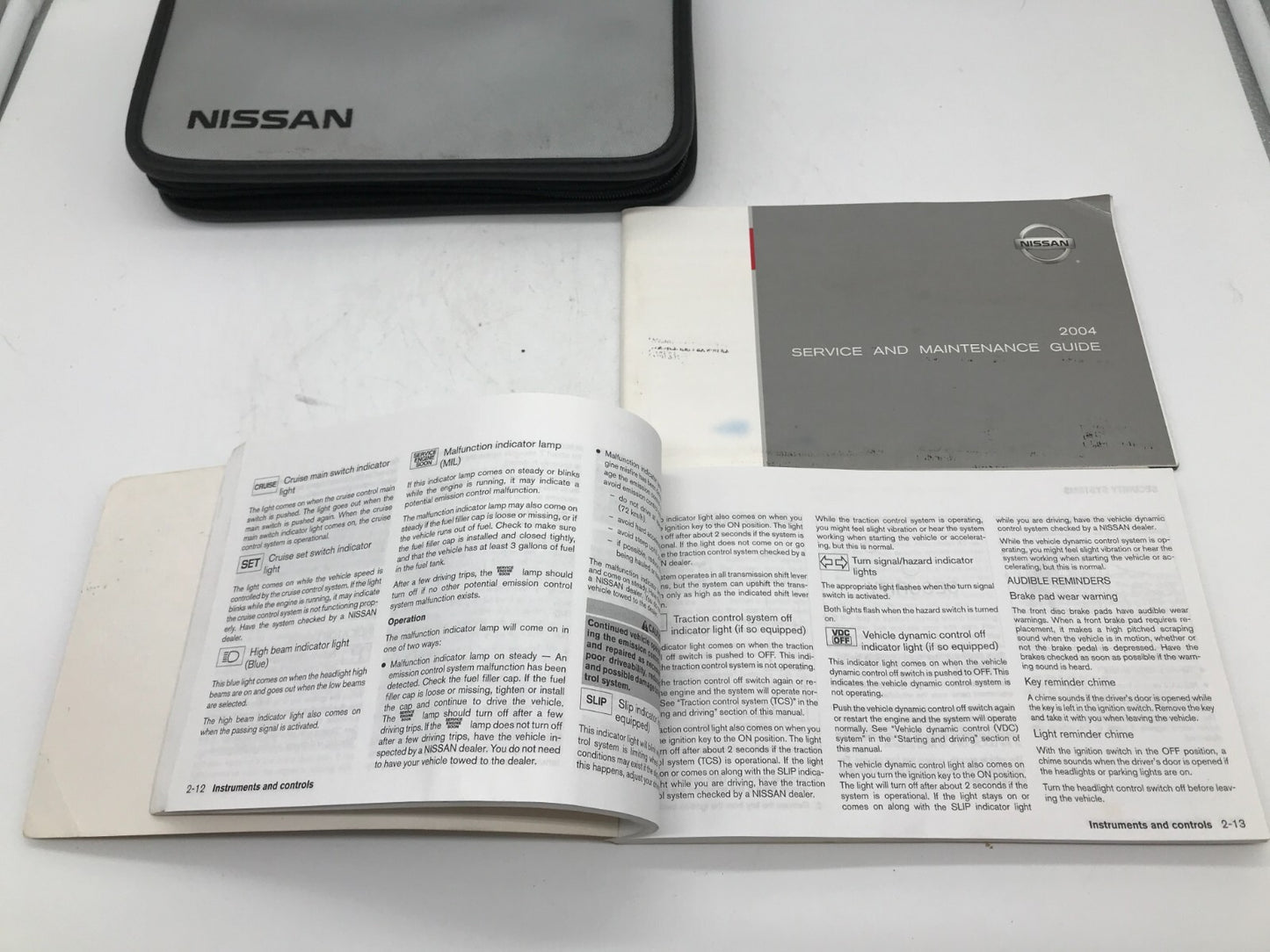 2004 Nissan Maxima Owners Manual Set with Case OEM E02B65003
