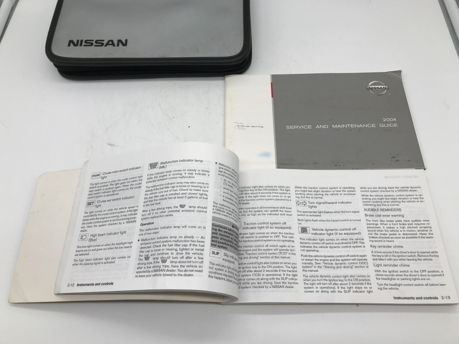 2004 Nissan Maxima Owners Manual Set with Case OEM E02B65003