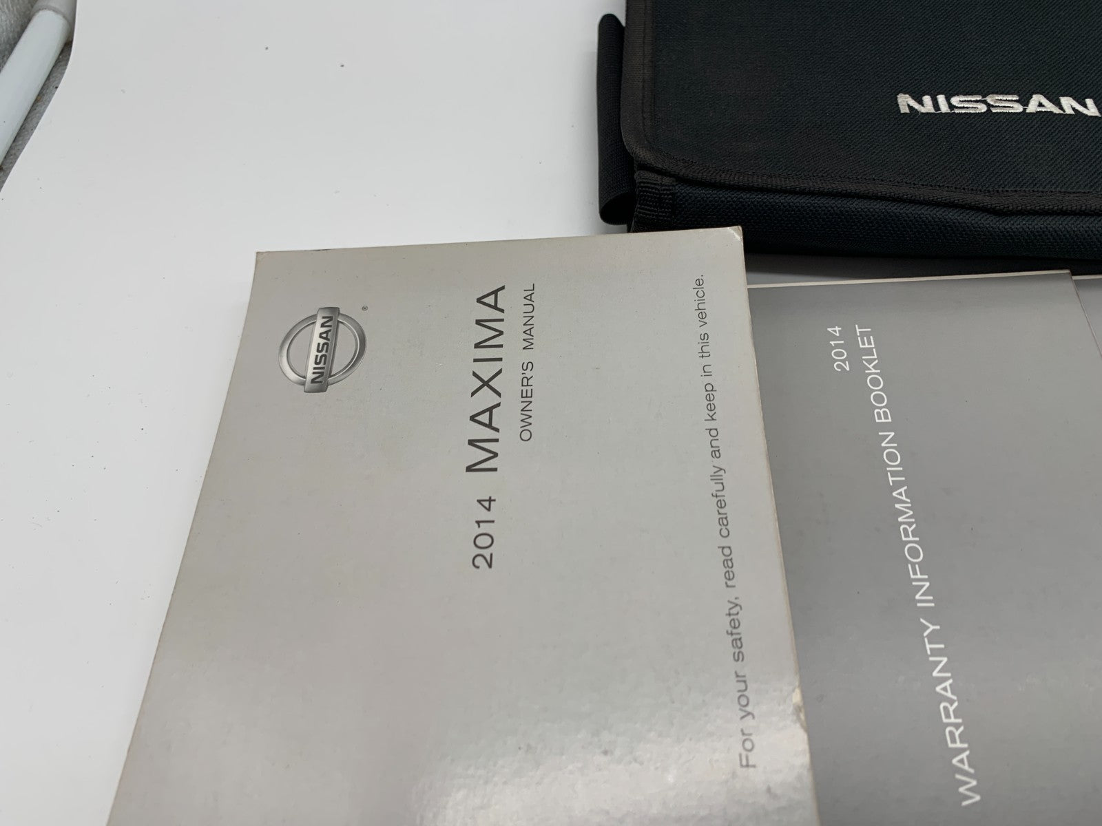 2014 Nissan Maxima Owners Manual Set with Case OEM D01B19014