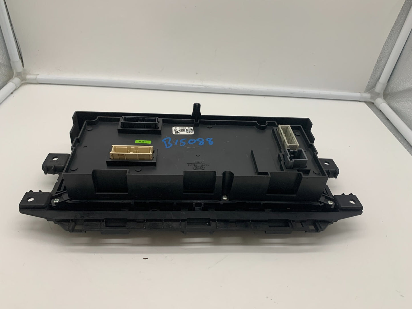 2020 Land Rover Discovery AC Heater Climate Control Unit OEM A02B09014