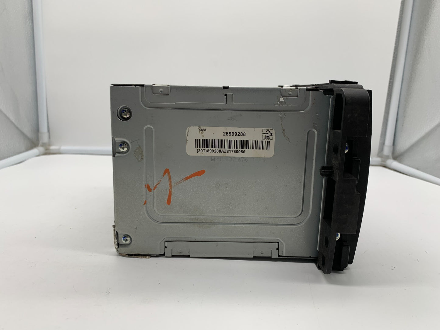 2009 Saturn Outlook AM FM CD Player Radio Receiver OEM 2599288