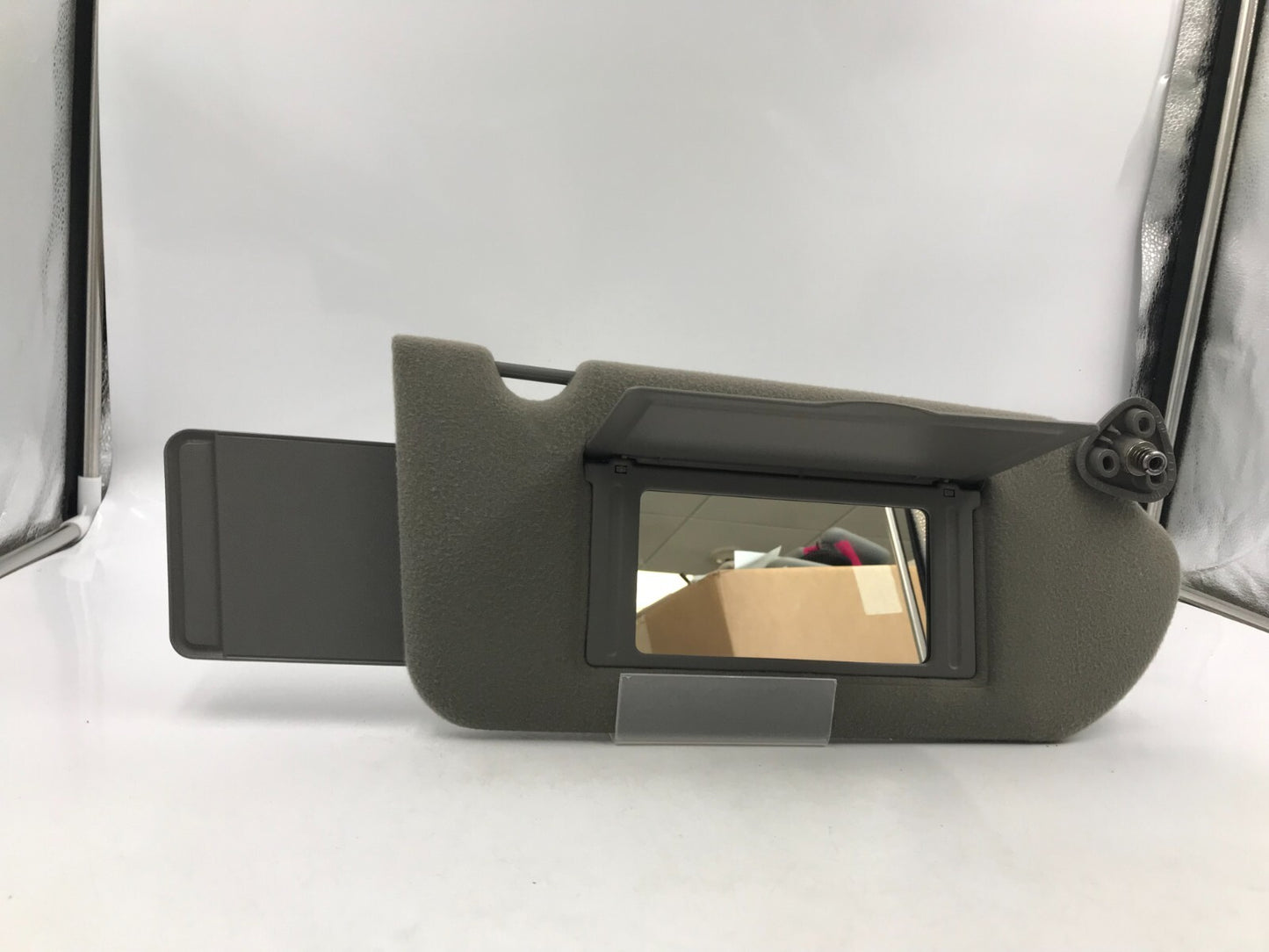 2000-2005 Chevrolet Impala Passenger Sun Visor Gray Illuminated OEM D04B32081