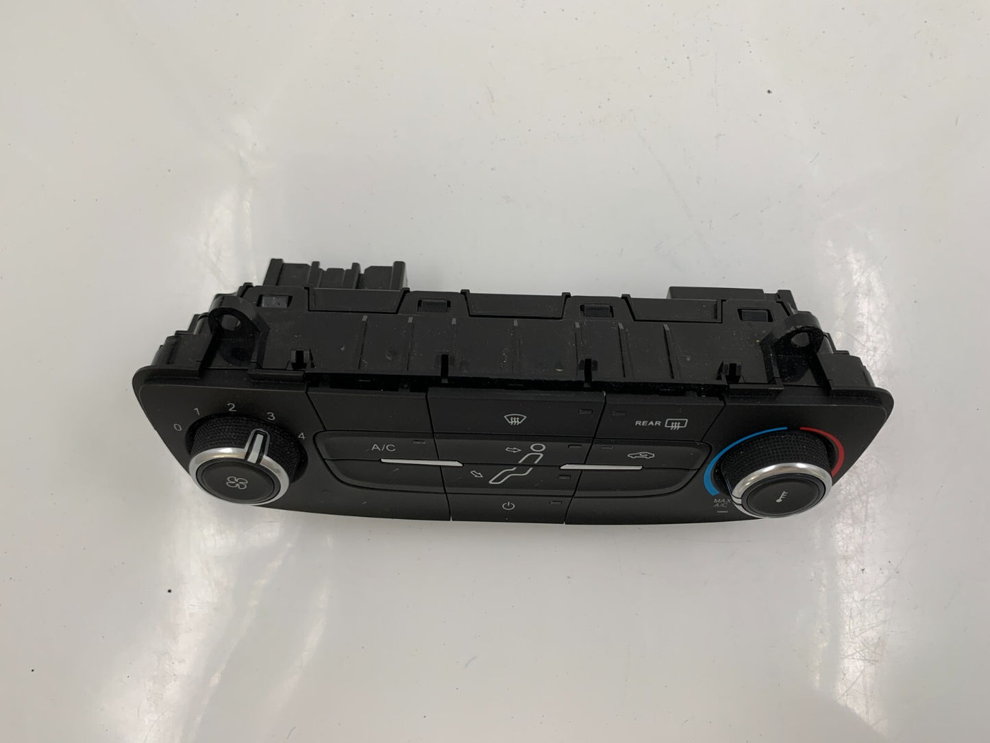 2015-2018 Ford Focus AC Heater Climate Control Unit OEM D03B18006