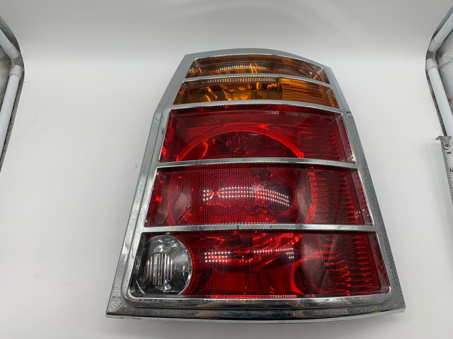 2004-2008 Chrysler Pacifica Passenger Side Tail Light Taillight OEM B03B56024