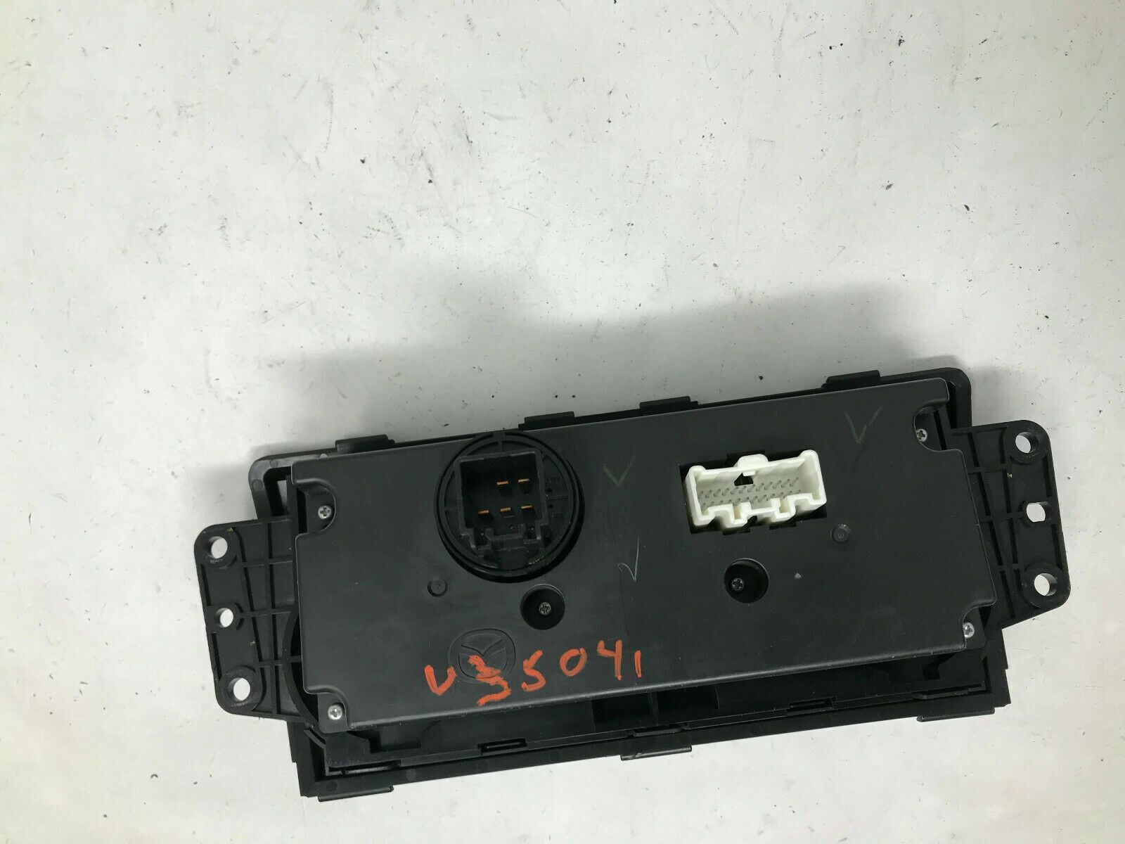 2009-2013 Mazda 6 AC Heater Climate Control Unit OEM D02B19008
