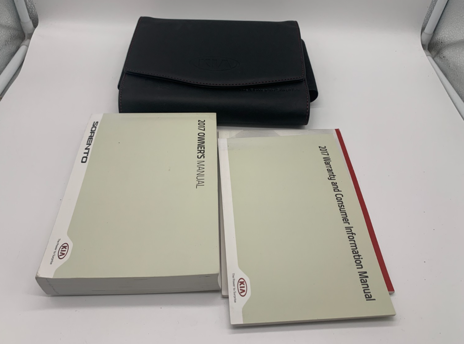 2017 Kia Sorento Owners Manual Set with Case OEM R01B05026