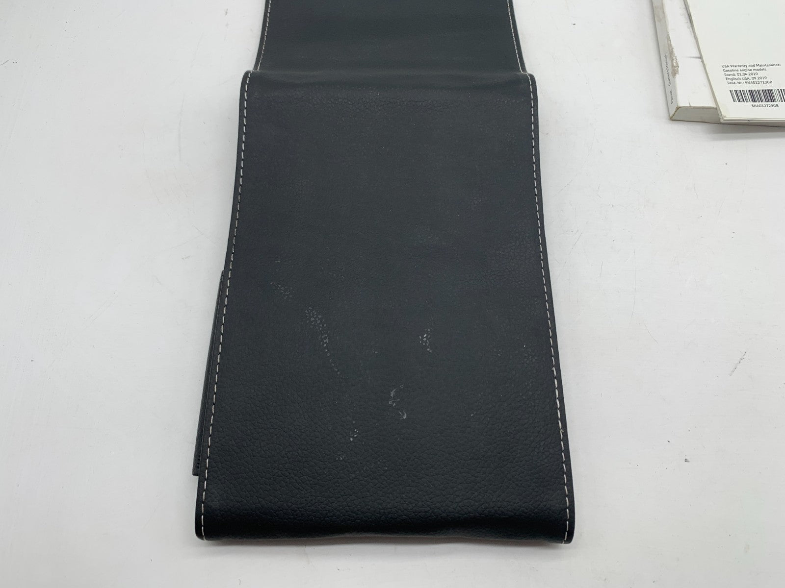 2019 Volkswagen Passat Owners Manual with Case OEM D03B37007