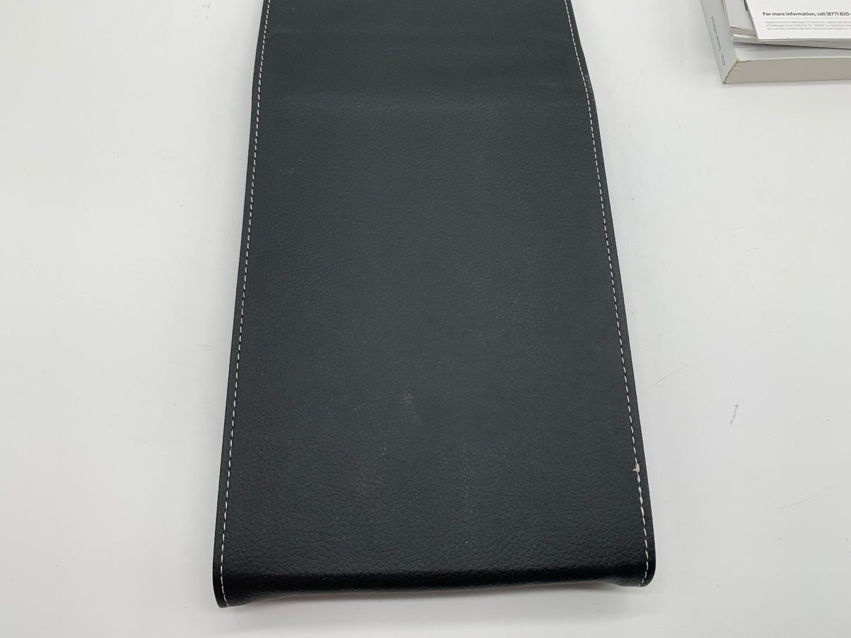2018 Volkswagen Atlas Owners Manual Set with Case OEM R01B14020