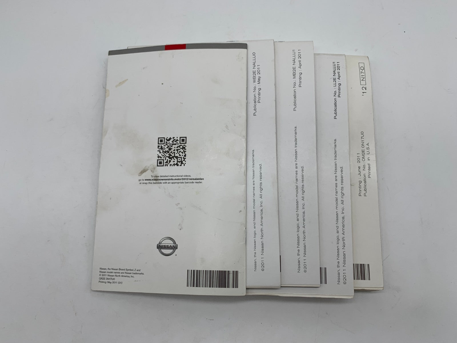 2012 Nissan Versa Owners Manual Set OEM D01B66017