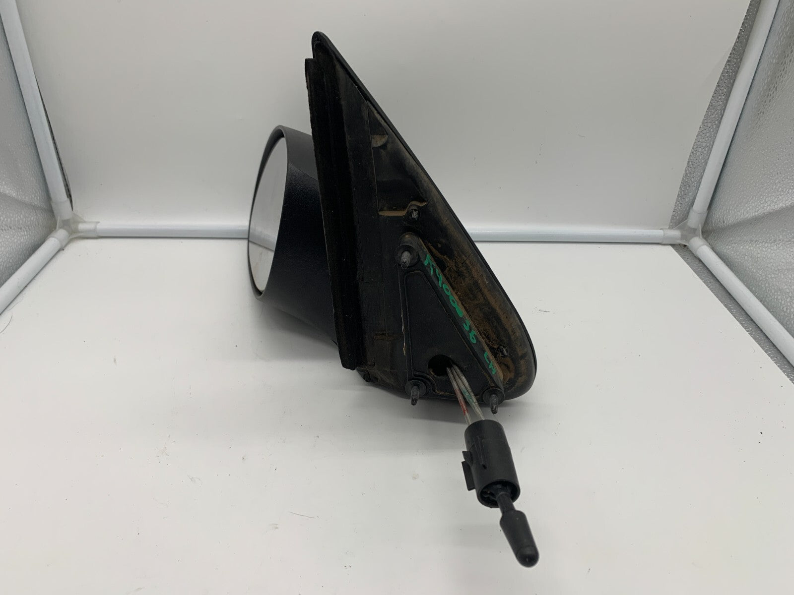 2005-2008 Chrysler PT Cruiser Driver Side View Manual Door Mirror Blk E01B46008