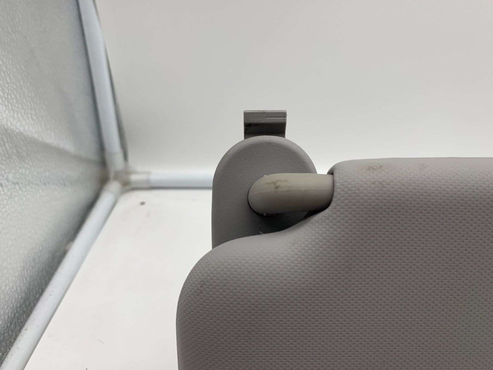 2017-2020 Hyundai Elantra Passenger Sun Visor Gray OEM C01B25027