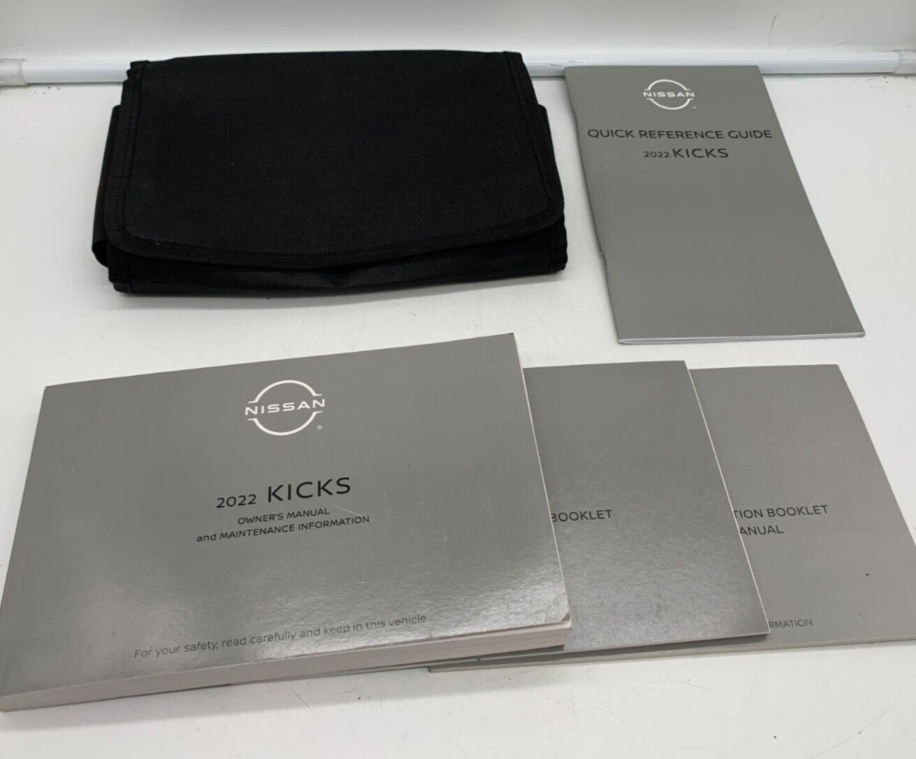 2022 Nissan Kicks Sedan Owners Manual Set with Case OEM A04B38018
