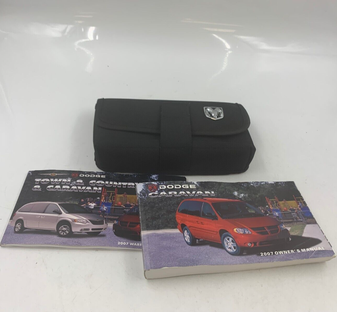 2007 Dodge Caravan Owners Manual Set with Case OEM C03B02088