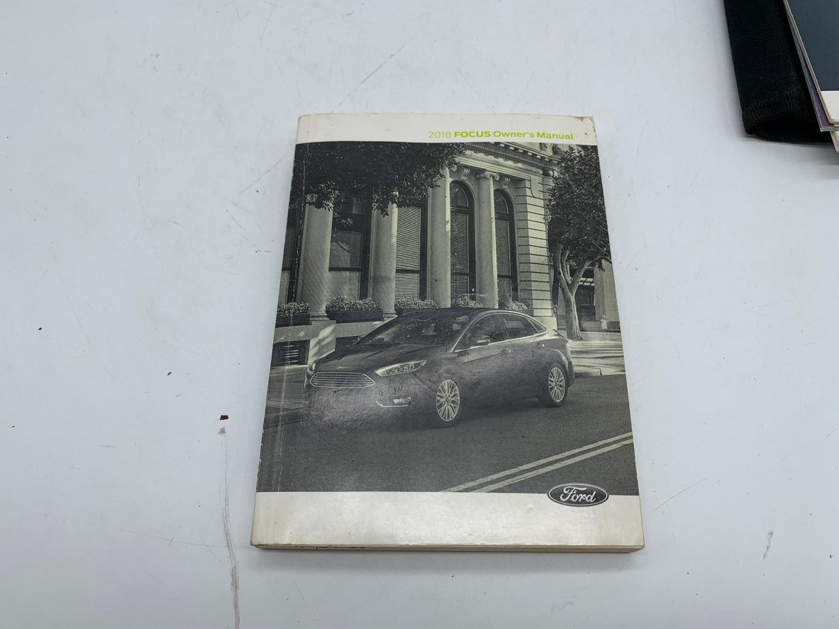 2014 Ford Focus Owners Manual Set with Case OEM R01B01018