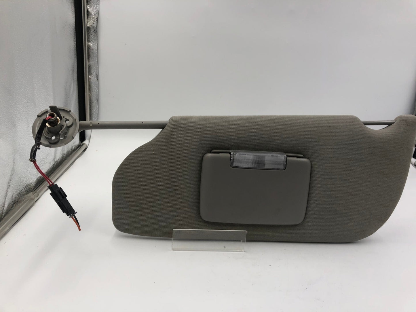 2005-2009 Buick Terraza Driver Sun Visor Gray Illuminated OEM C03B40049