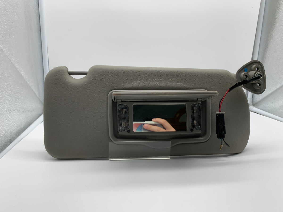 2004-2009 Cadillac SRX Passenger Sun Visor Gray Illuminated OEM B01B56039