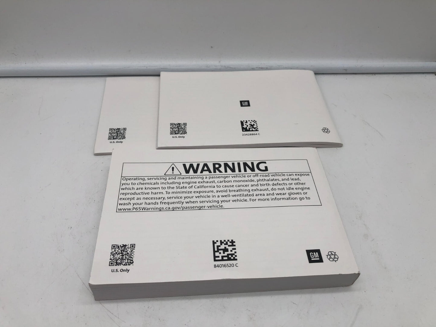 2018 Chevrolet Silverado Owners Manual Set OEM D03B61007