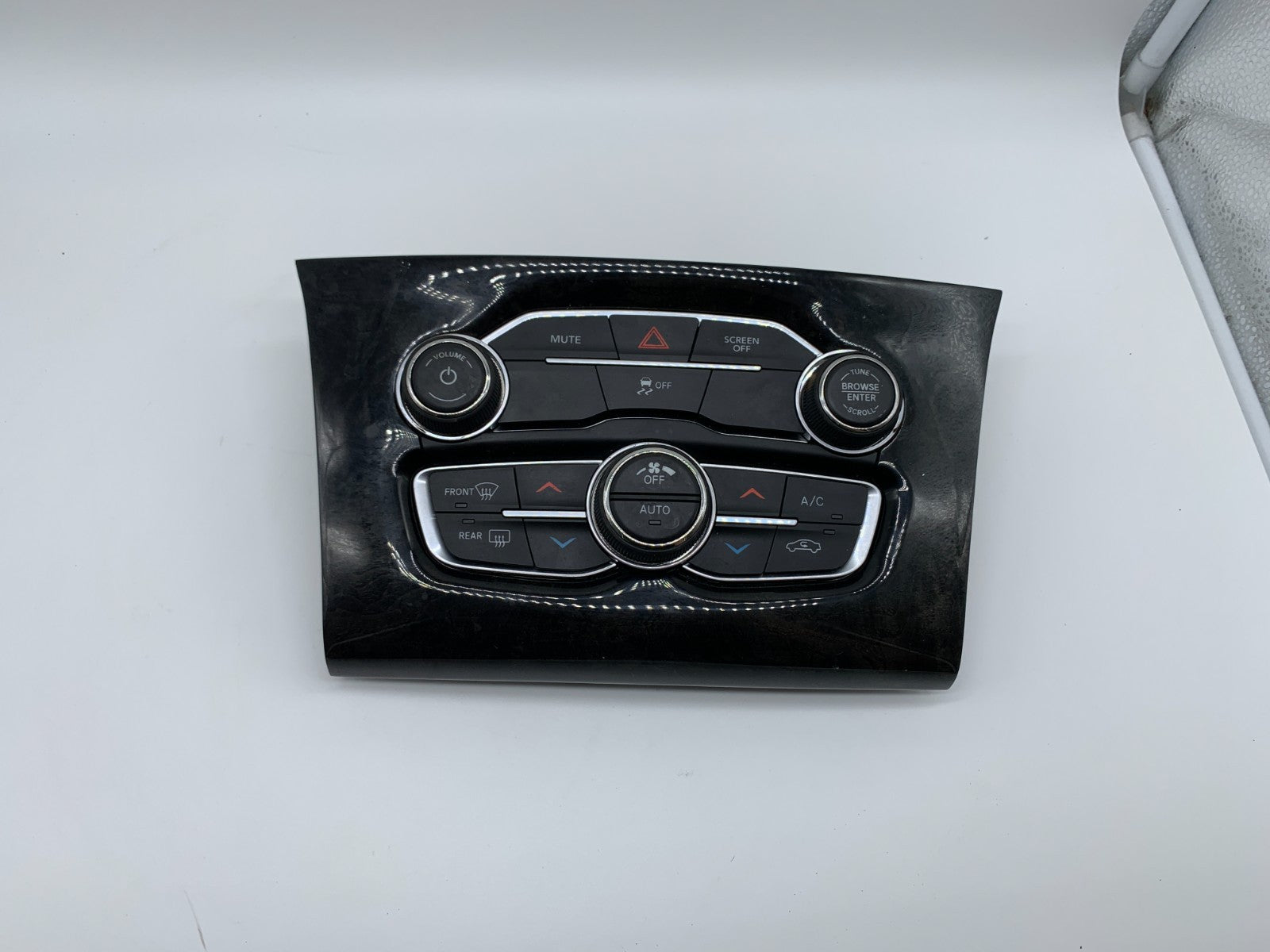 2017-2020 Chrysler 300 AC Heater Climate Control Unit OEM C03B10005