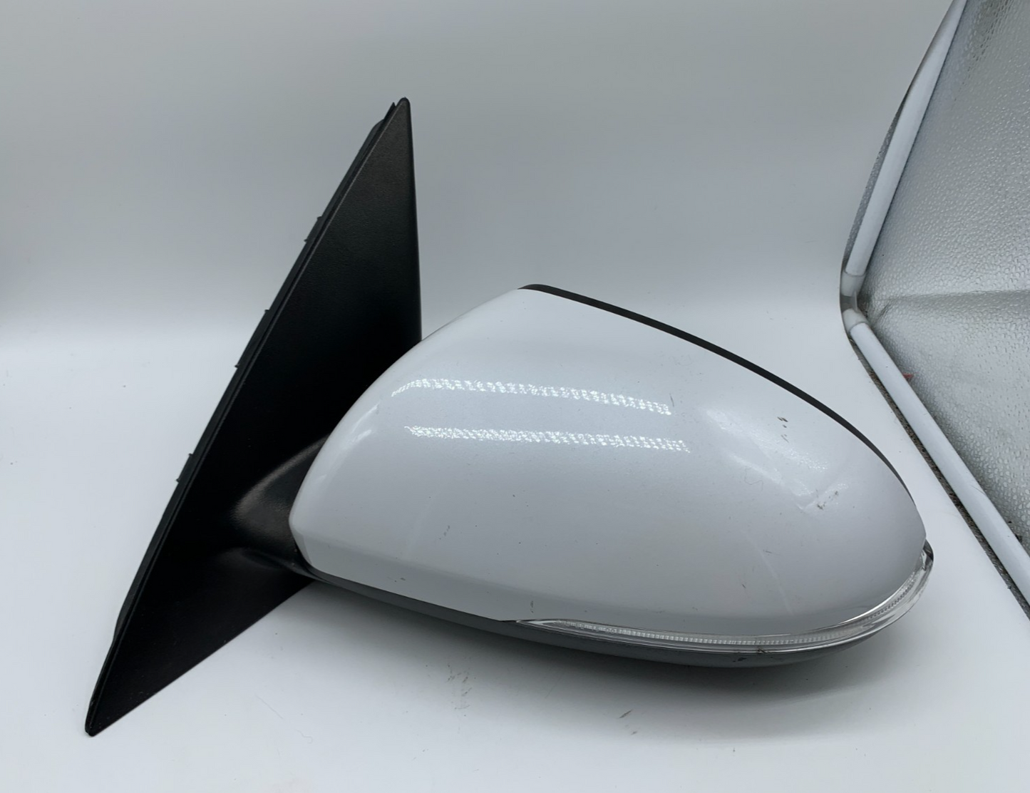 2016-2020 Kia Optima Driver Side View Power Door Mirror White C01B25001