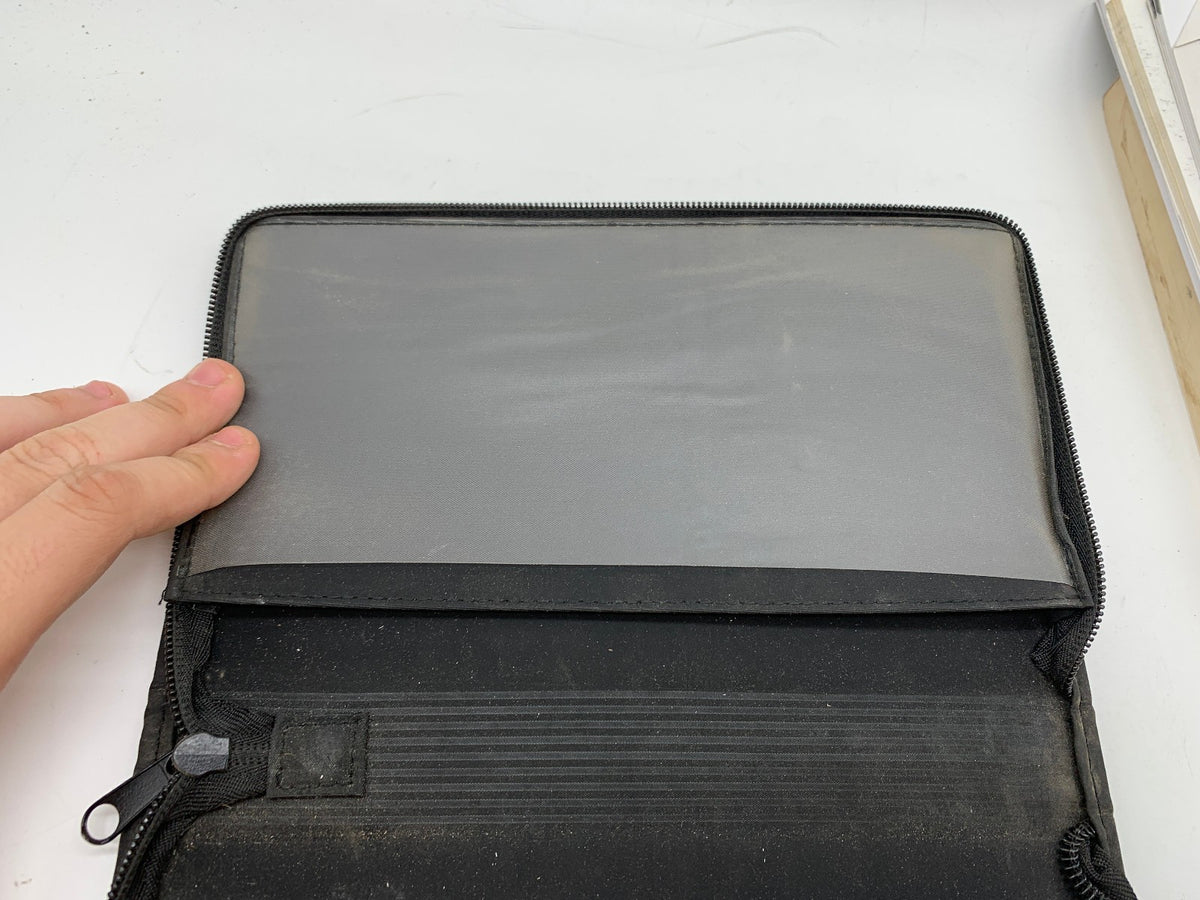 2007 Nissan Titan Owners Manual Set with Case OEM D03B14017