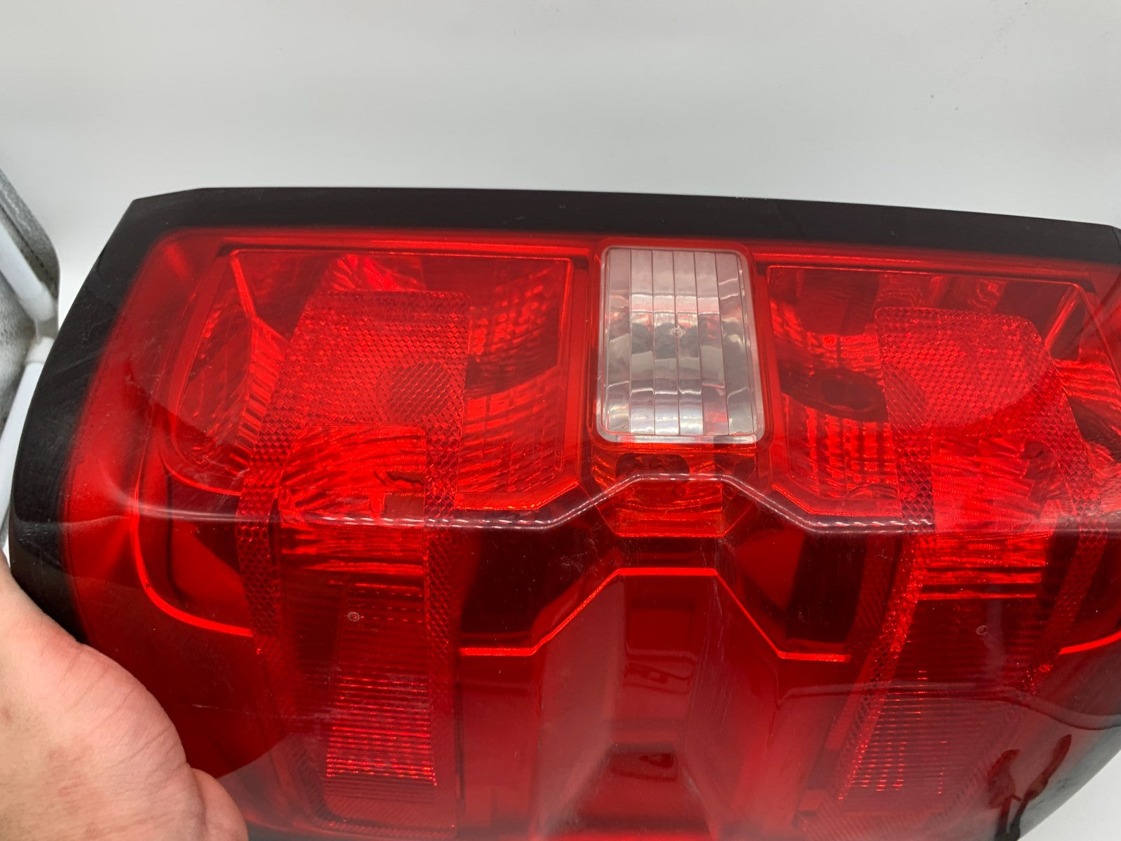 2014-2015 Chevrolet Silverado Passenger Side Tail Light Taillight OEM D02B30021