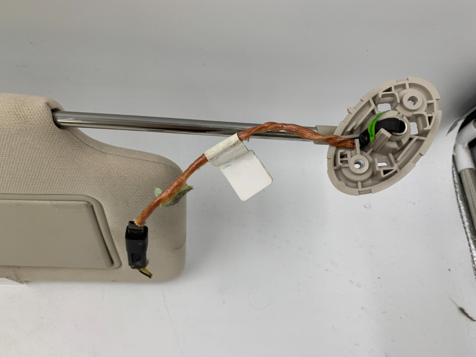 2015-2023 Chrysler 300 Passenger Sun Visor Illuminated OEM E02B55065