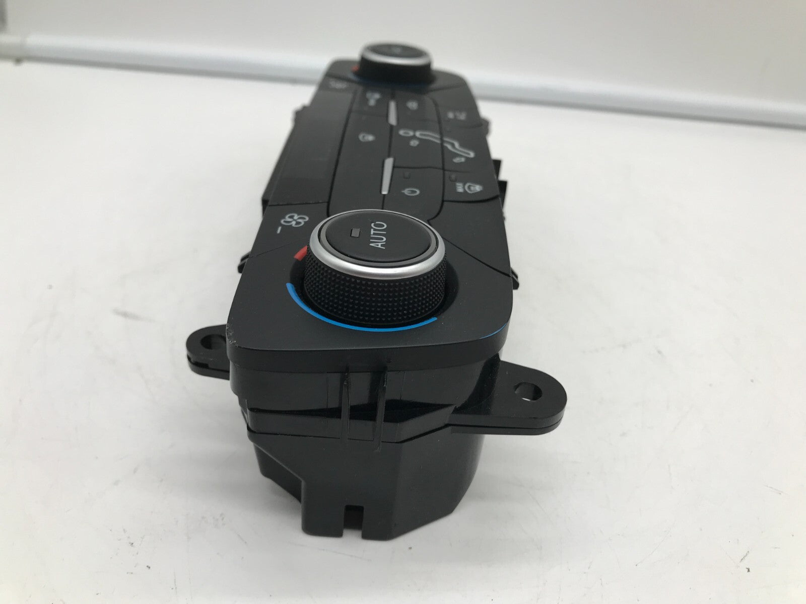 2015-2018 Ford Focus AC Heater Climate Control OEM E02B65015