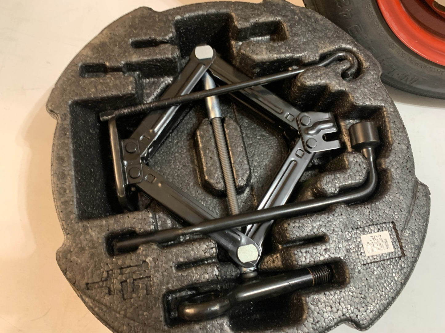 2013-2020 Hyundai Elantra 15" Spare Tire with Jack Kit Compact Donut T125/80D15