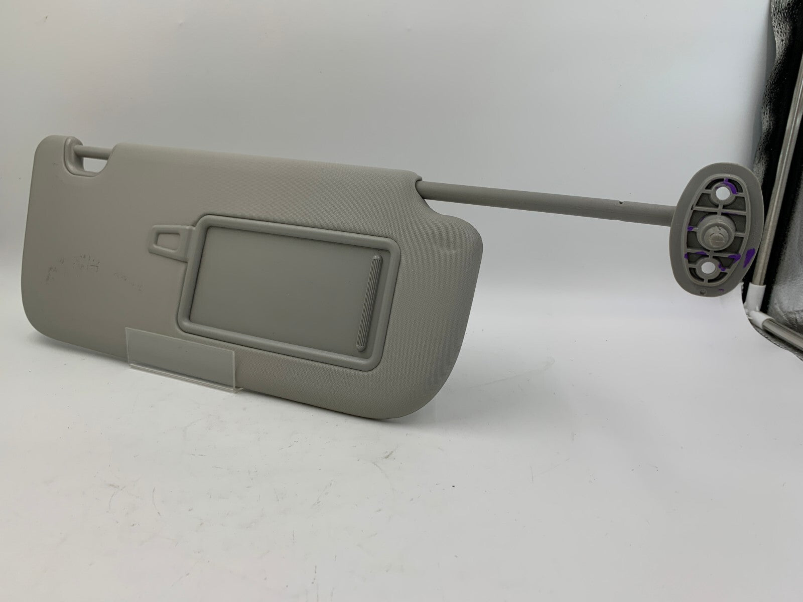 2014-2019 Kia Soul Passenger Sun Visor Gray Illuminated OEM B02B40041