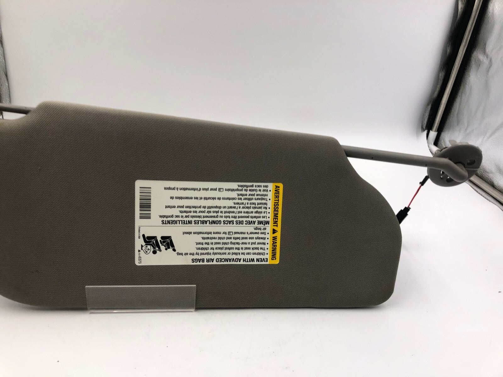 2005-2009 Buick Terraza Driver Sun Visor Gray Illuminated OEM C03B40049