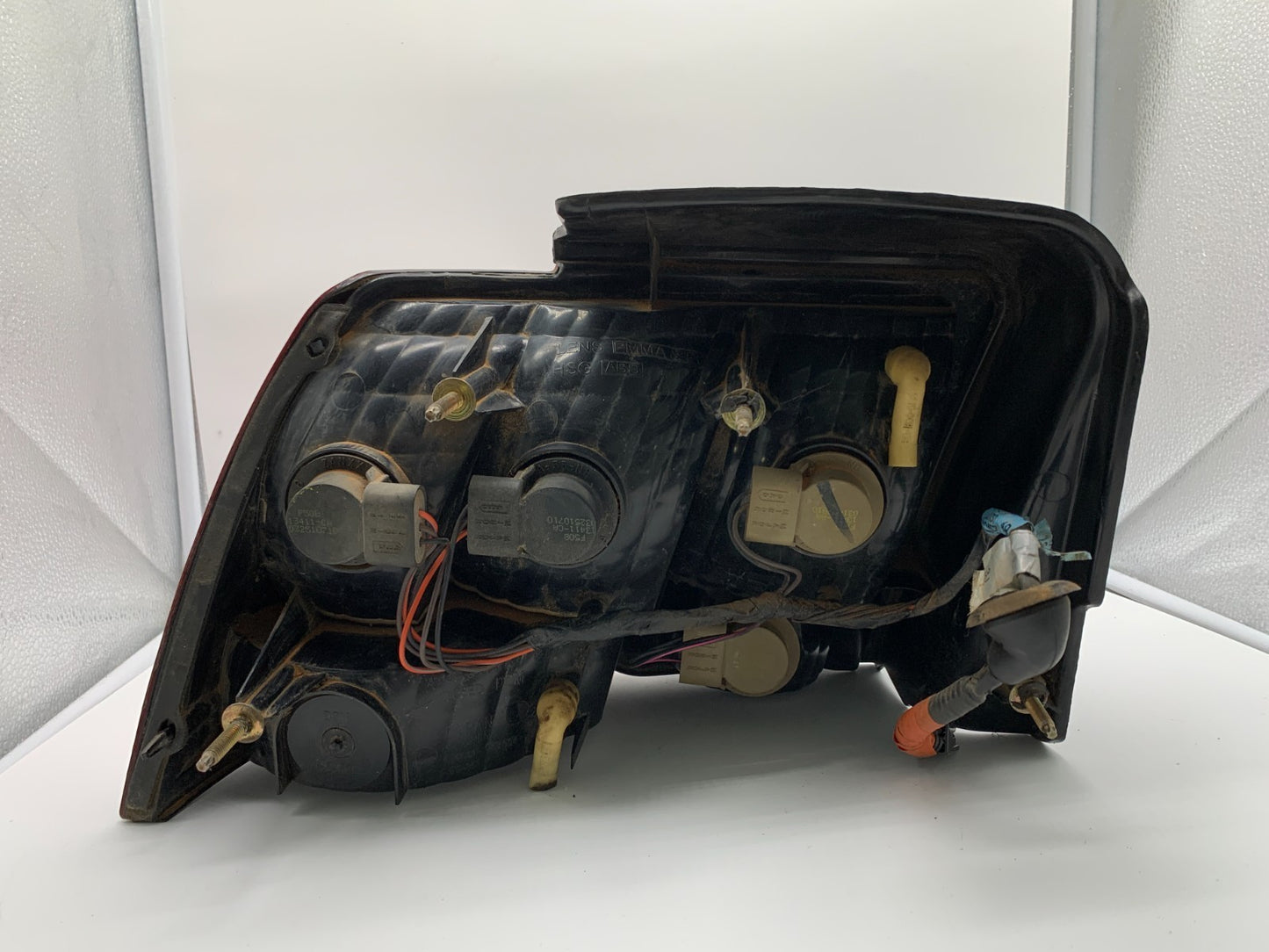 1999-2004 Ford Mustang Passenger Side Tail Light Taillight OEM D04B45082