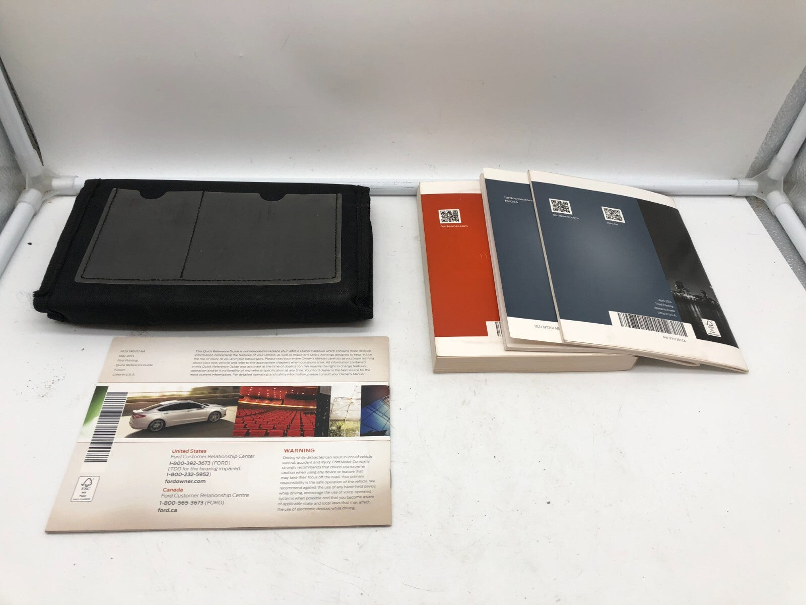 2015 Ford Fusion Owners Manual Set with Case OEM C02B46011