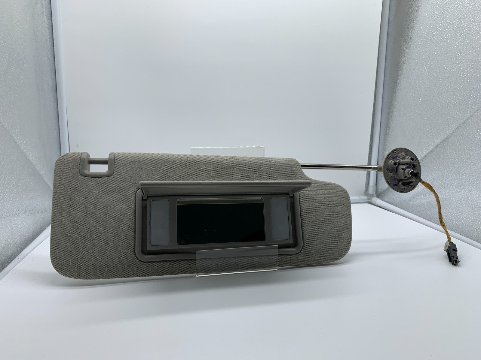 2013-2016 Chevrolet Malibu Passenger Sunvisor Gray Illuminated OEM B03B04011