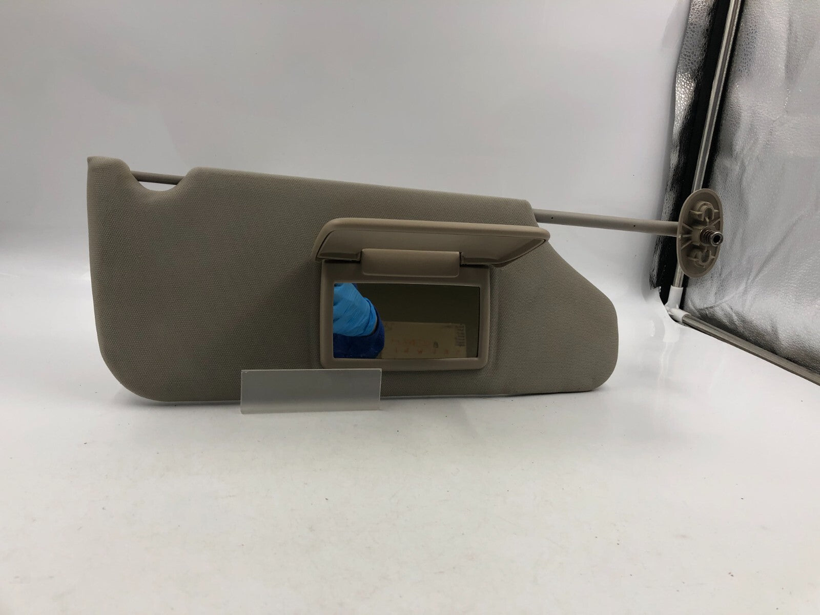 2005-2010 Jeep Grand Cherokee Passenger Sun Visor Gray OEM D01B11079