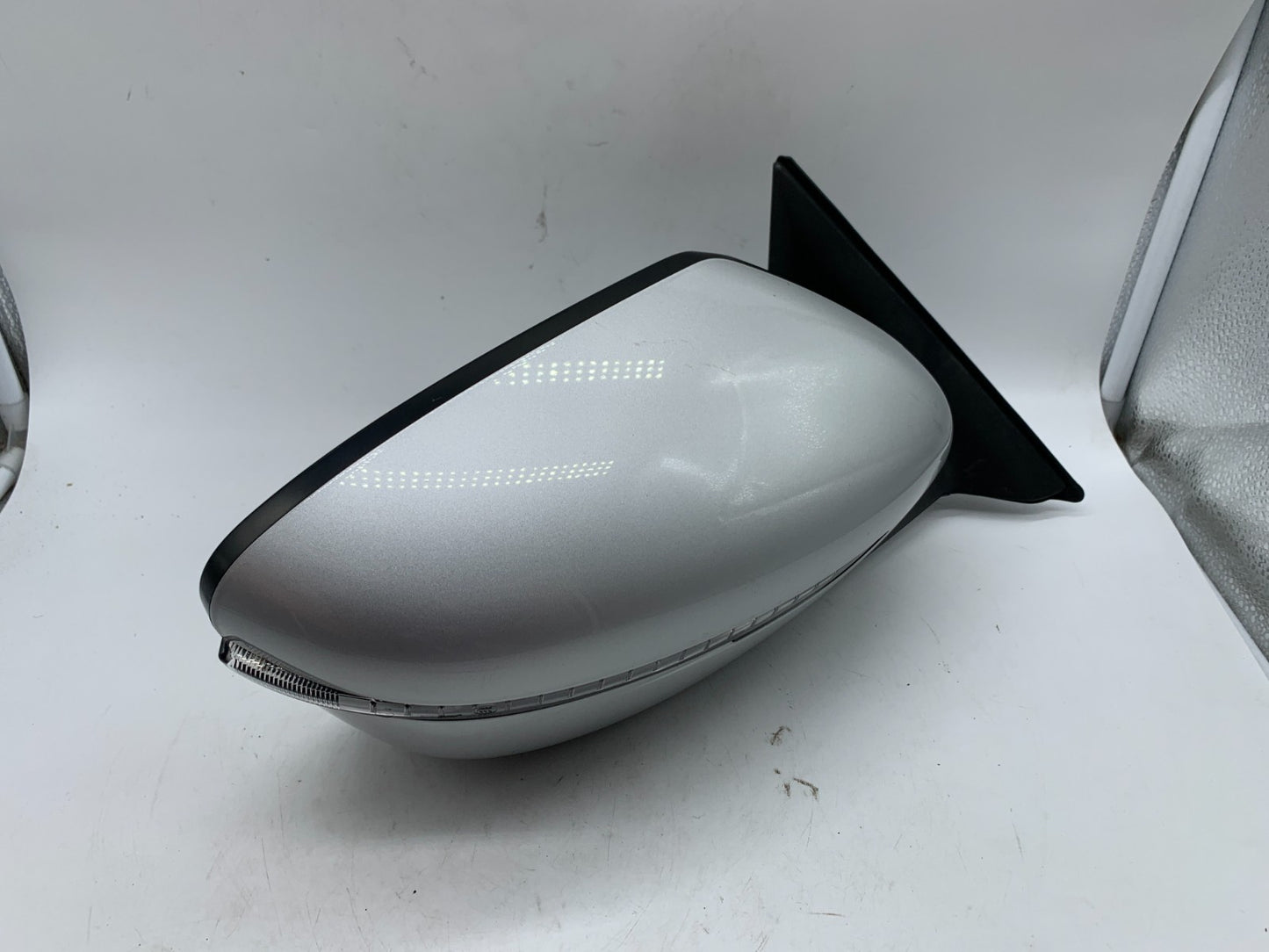 2016-2020 Nissan Rogue Passenger Side View Power Door Mirror Silve OEM B03B28004